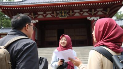 Guide lokal berbahasa Indonesia membantu turis di Jepang, solusi dalam panduan turis Indonesia di Jepang tanpa bahasa Jepang Guide lokal berbahasa Indonesia membantu turis di Jepang, solusi dalam panduan turis Indonesia di Jepang tanpa bahasa Jepang