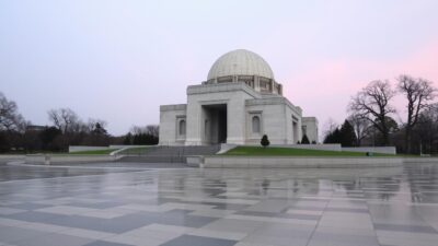 Gambar Hiroshima Peace Memorial dengan Genbaku Dome yang ikonik